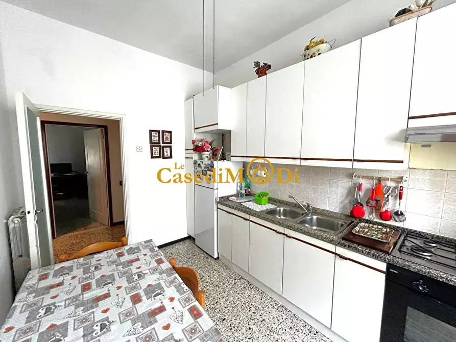 Immagine 5 di Appartamento in vendita  a Livorno