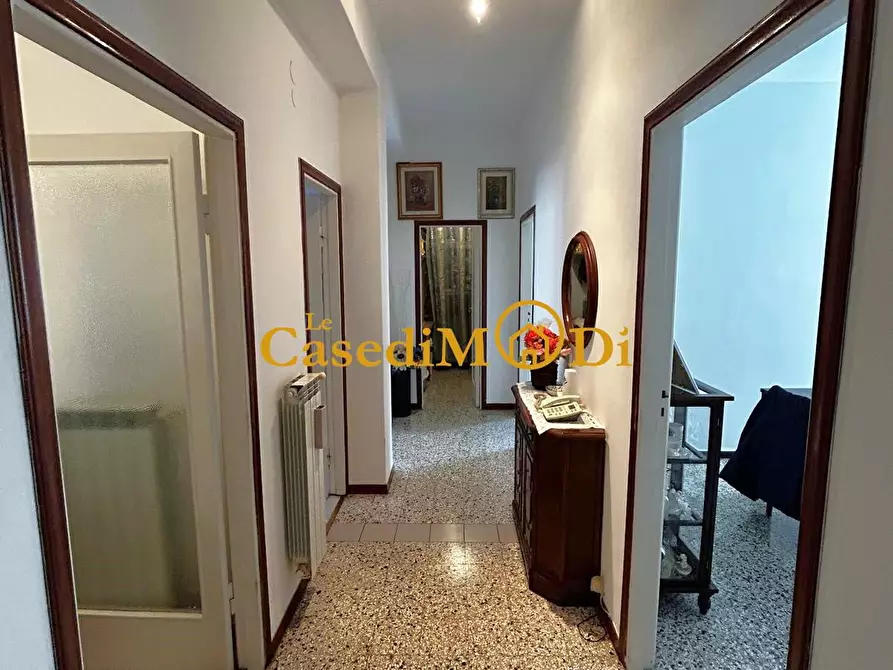 Immagine 10 di Appartamento in vendita  a Livorno