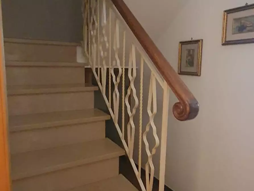 Immagine 12 di Casa bifamiliare in vendita  a Lucca