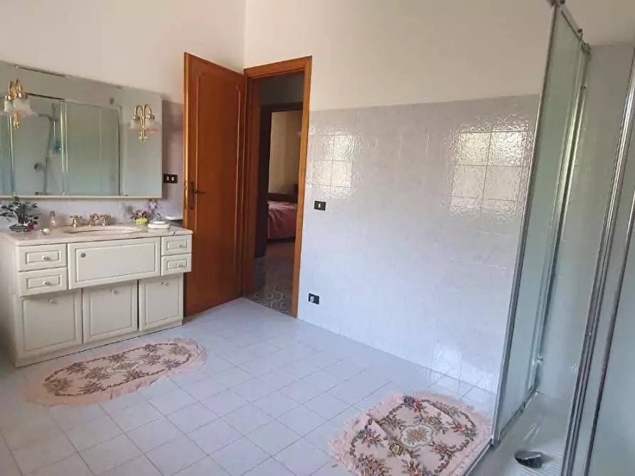 Immagine 30 di Casa bifamiliare in vendita  a Lucca