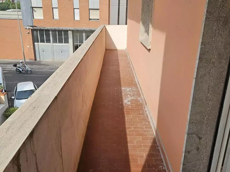 Immagine 5 di Appartamento in vendita  a Livorno