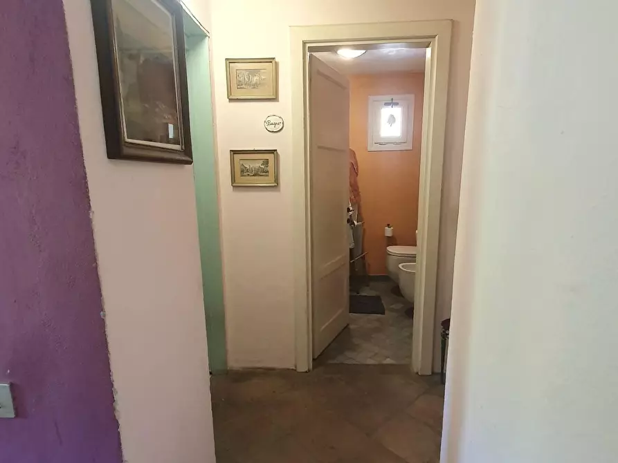 Immagine 15 di Casa semindipendente in vendita  a Lucca