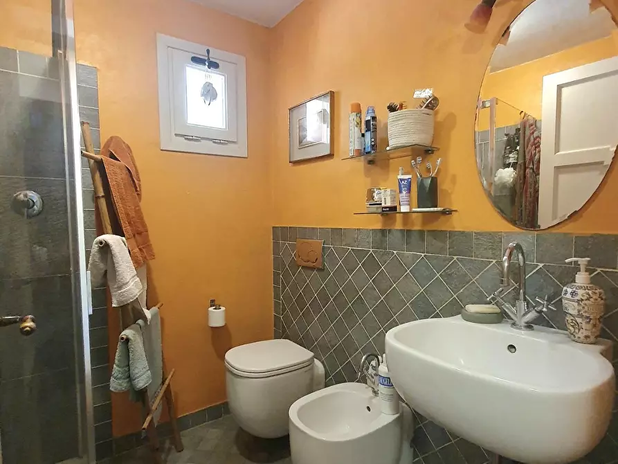 Immagine 17 di Casa semindipendente in vendita  a Lucca