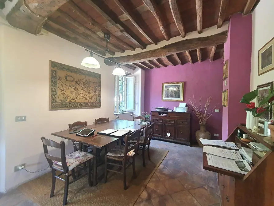 Immagine 2 di Casa semindipendente in vendita  a Lucca