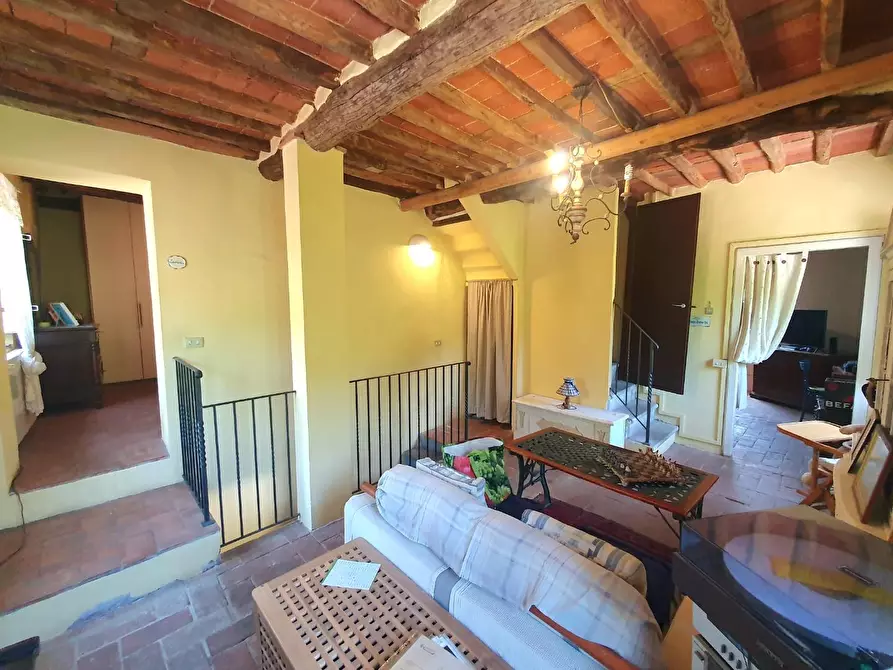 Immagine 32 di Casa semindipendente in vendita  a Lucca