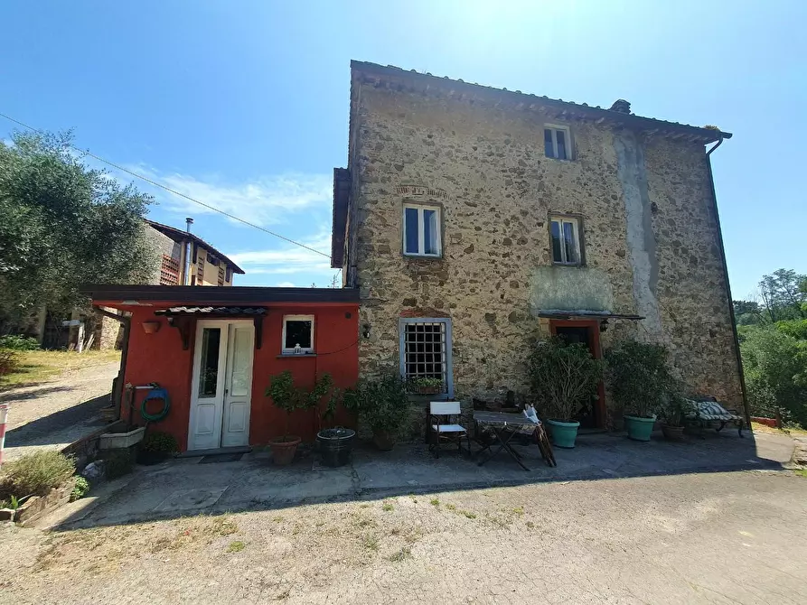 Immagine 53 di Casa semindipendente in vendita  a Lucca