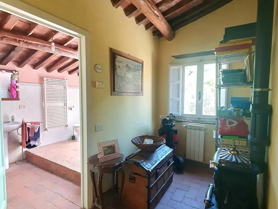 Immagine 38 di Casa semindipendente in vendita  a Lucca