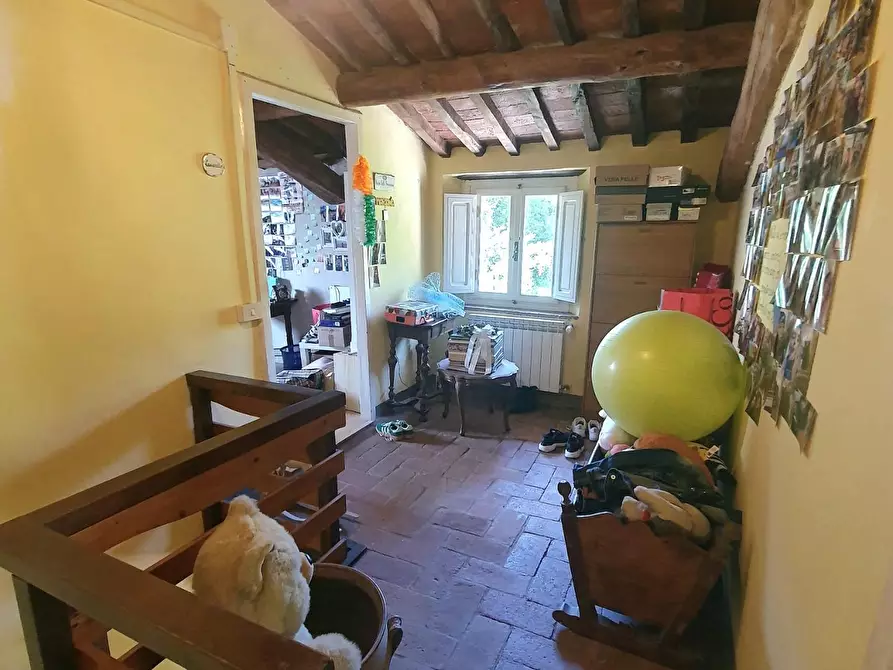 Immagine 37 di Casa semindipendente in vendita  a Lucca
