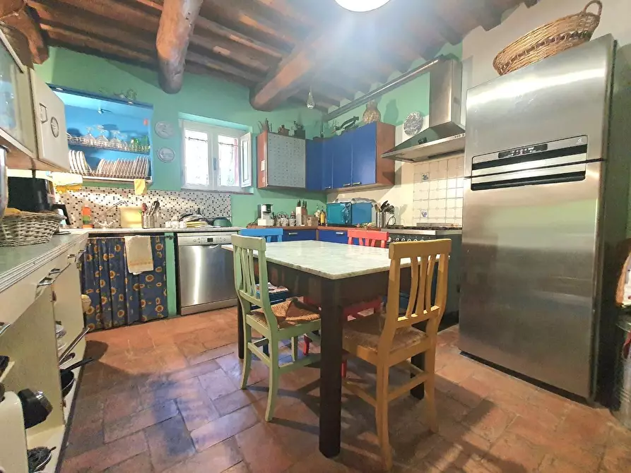 Immagine 10 di Casa semindipendente in vendita  a Lucca