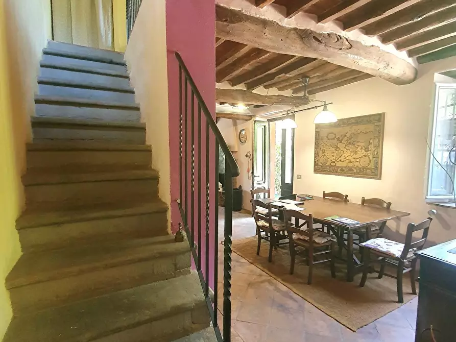 Immagine 20 di Casa semindipendente in vendita  a Lucca