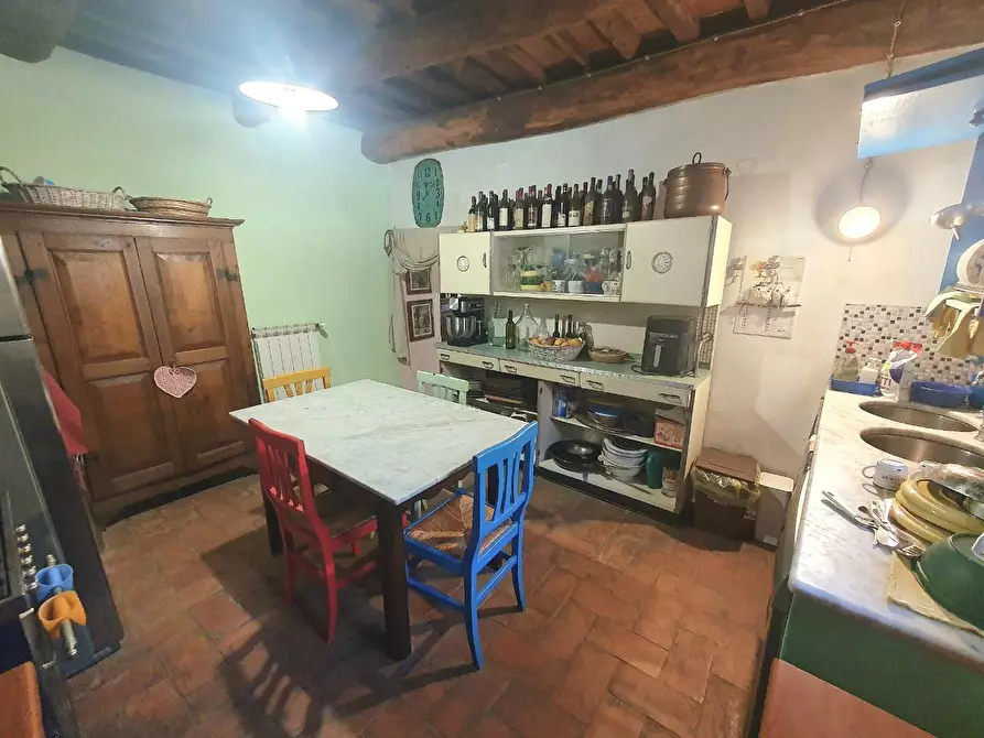 Immagine 13 di Casa semindipendente in vendita  a Lucca