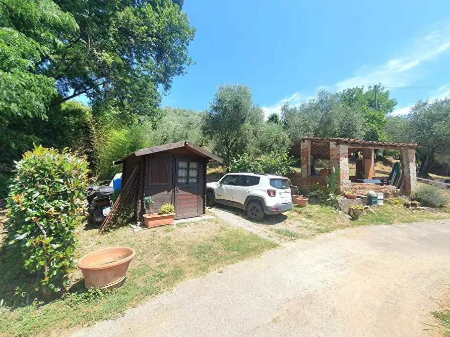 Immagine 57 di Casa semindipendente in vendita  a Lucca