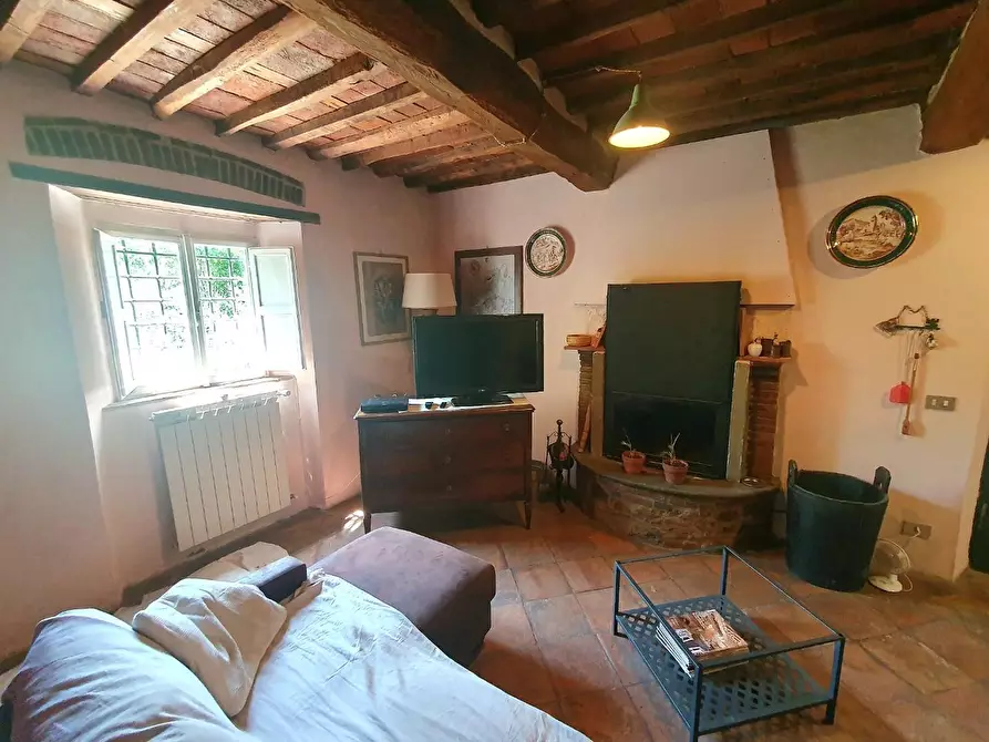 Immagine 3 di Casa semindipendente in vendita  a Lucca