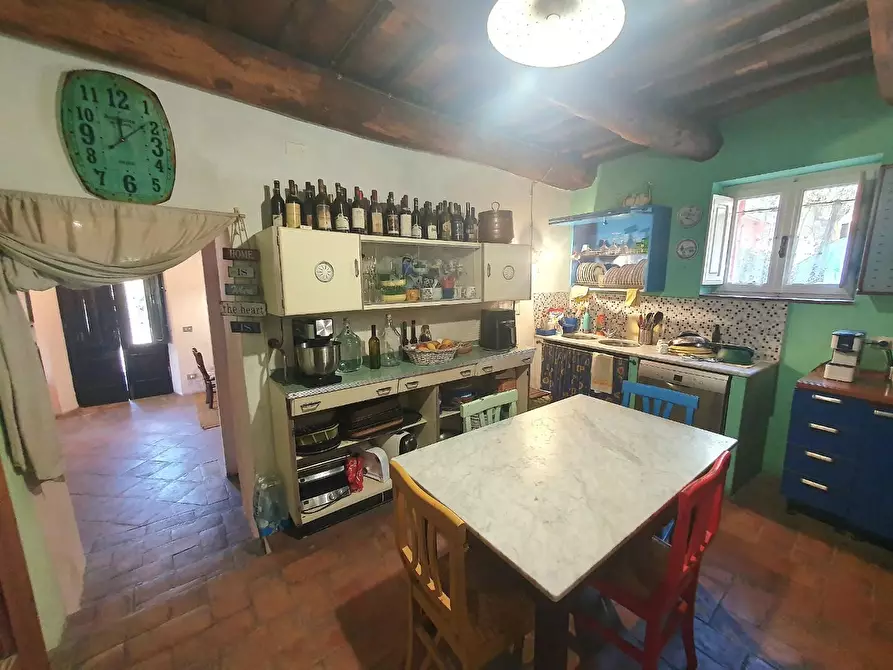 Immagine 11 di Casa semindipendente in vendita  a Lucca