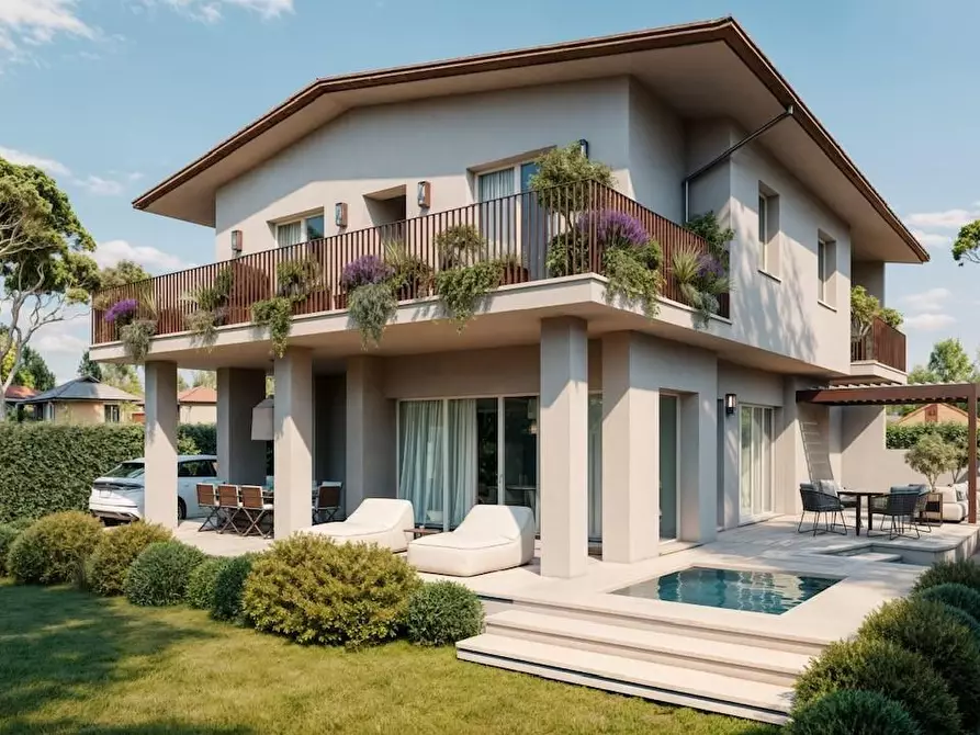 Immagine 1 di Villa in vendita  a Forte Dei Marmi