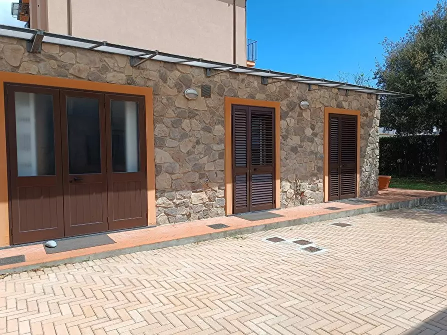 casa indipendente in vendita a Cascina