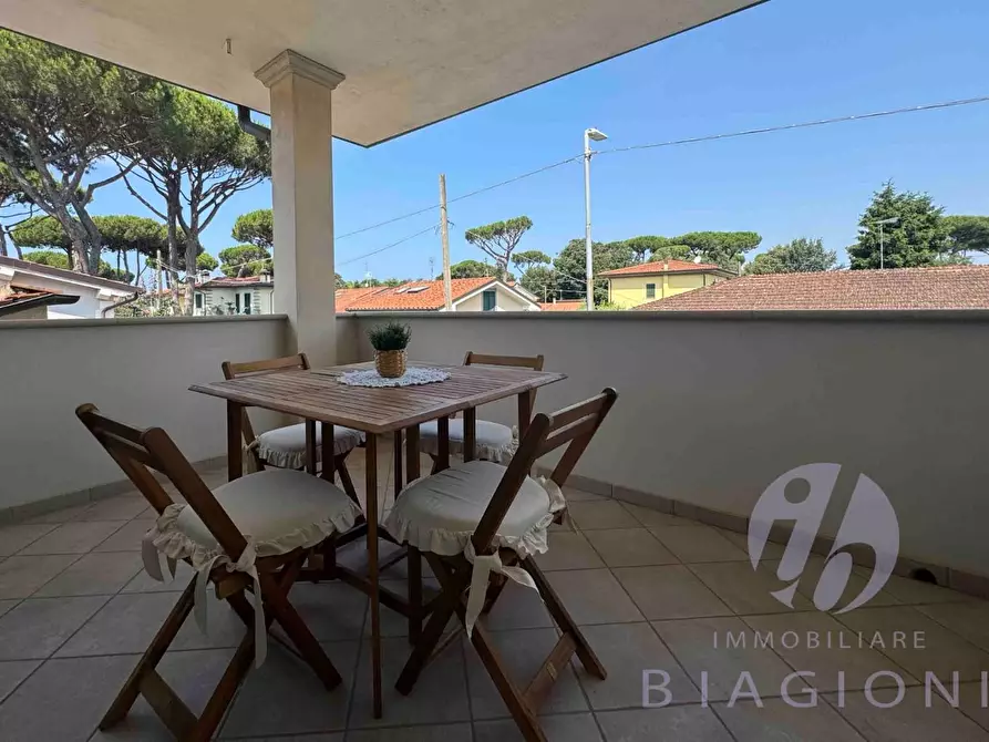 Immagine 12 di Villa in vendita  a Pietrasanta