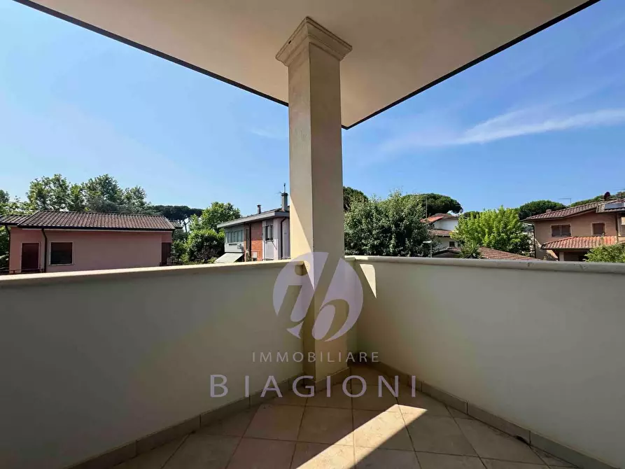 Immagine 19 di Villa in vendita  a Pietrasanta