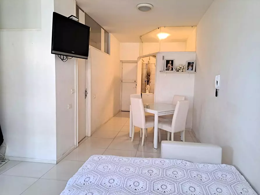 Immagine 3 di Appartamento in vendita  a Carrara