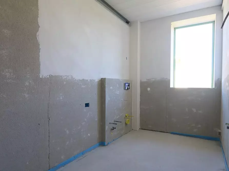 Immagine 9 di Villa in vendita  a Calcinaia