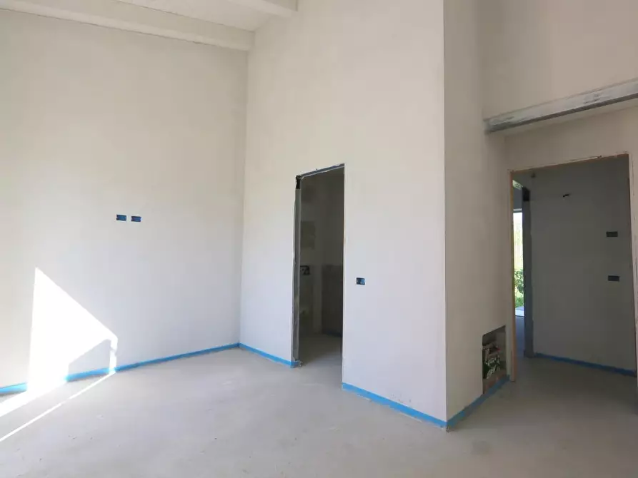 Immagine 12 di Villa in vendita  a Calcinaia