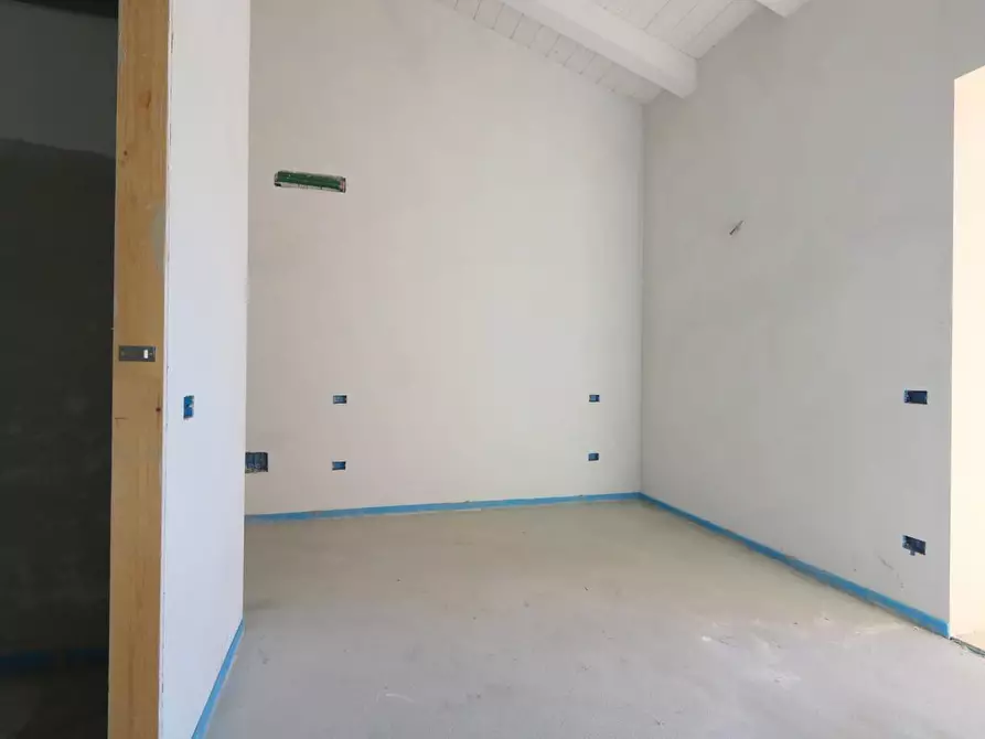 Immagine 15 di Villa in vendita  a Calcinaia