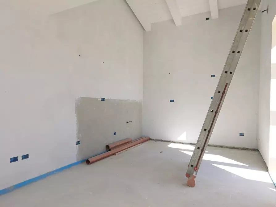 Immagine 4 di Villa in vendita  a Calcinaia