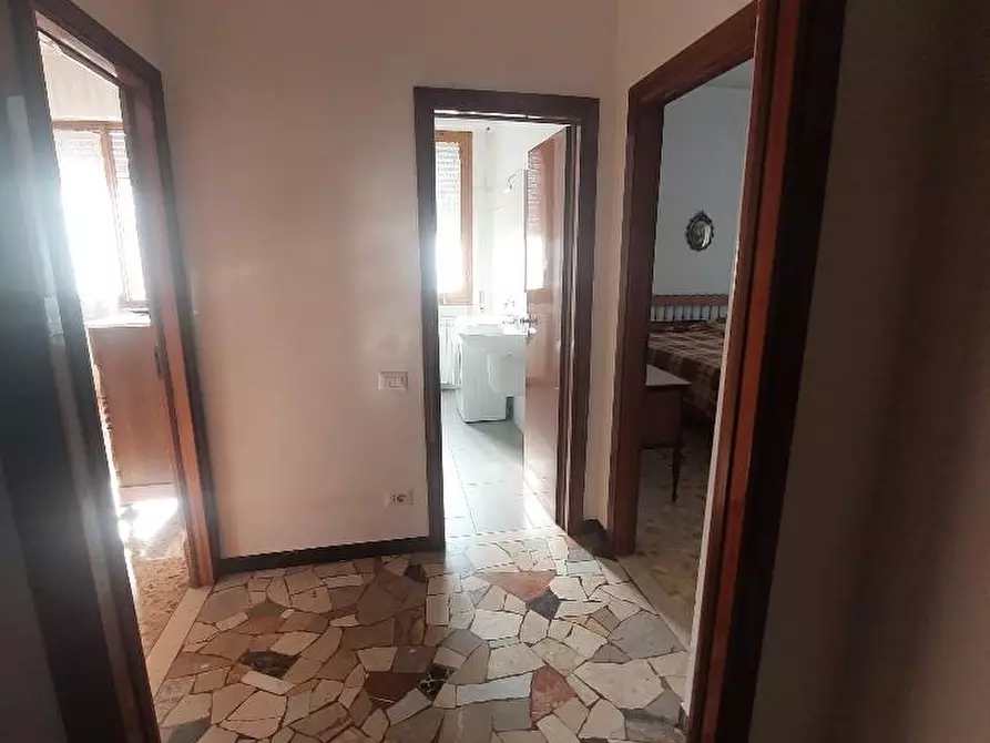 Immagine 4 di Appartamento in vendita  a Lastra A Signa