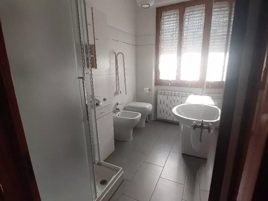 Immagine 13 di Appartamento in vendita  a Lastra A Signa