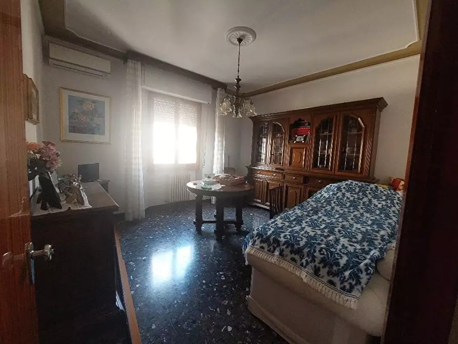 Immagine 9 di Appartamento in vendita  a Lastra A Signa