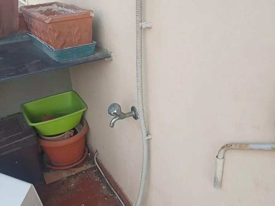 Immagine 18 di Appartamento in vendita  a Lastra A Signa