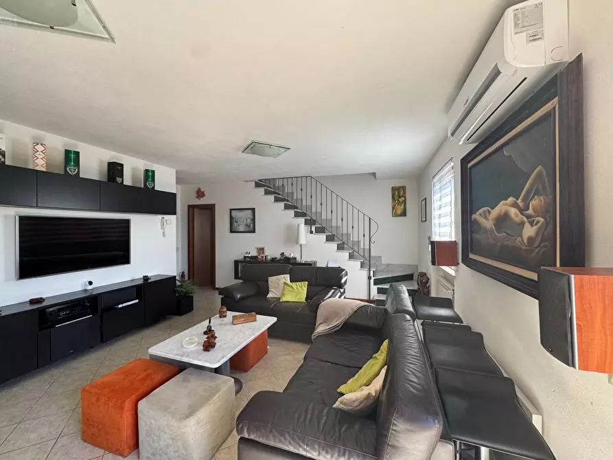 Immagine 2 di Casa quadrifamiliare in vendita  a Massarosa