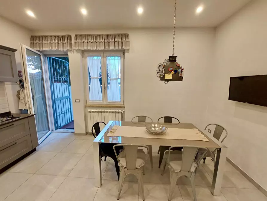 Immagine 5 di Terratetto in vendita  a Viareggio