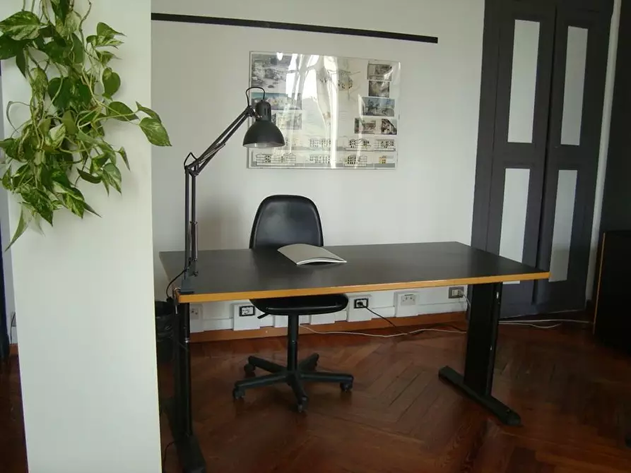 Immagine 9 di Ufficio in affitto  a Torino