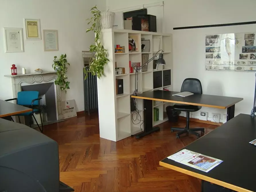 Immagine 12 di Ufficio in affitto  a Torino