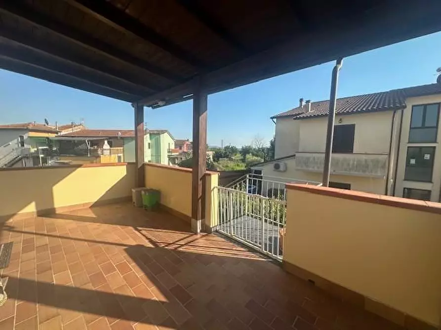 Immagine 42 di Villetta a schiera in vendita  a Cascina