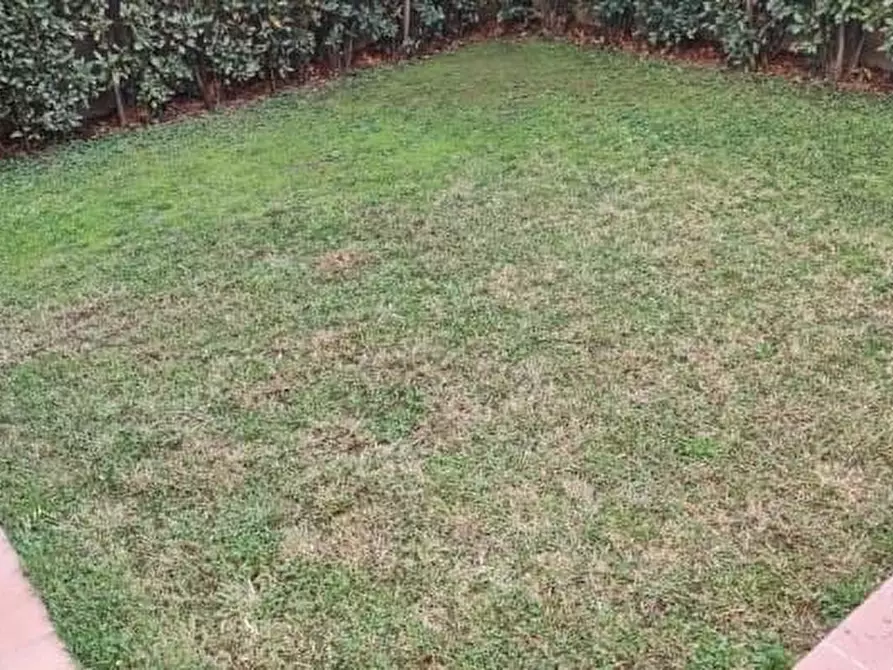 Immagine 30 di Villetta a schiera in vendita  a Cascina