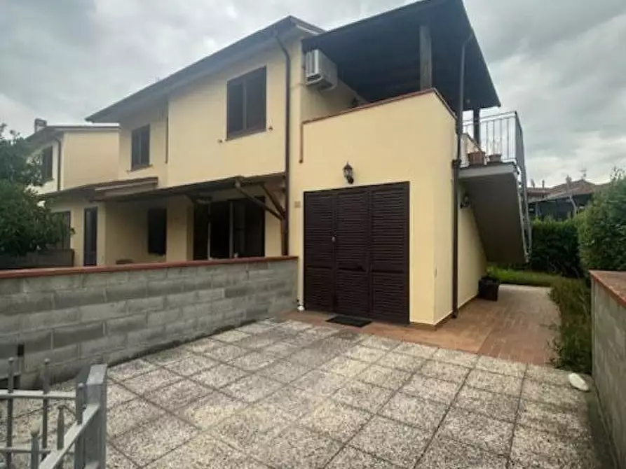 Immagine 32 di Villetta a schiera in vendita  a Cascina