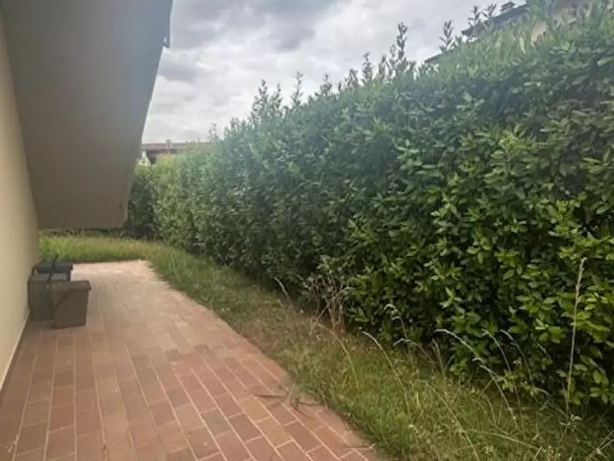 Immagine 35 di Villetta a schiera in vendita  a Cascina