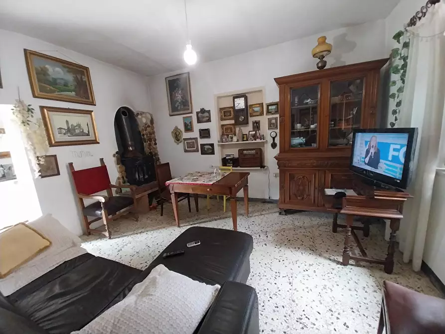 Immagine 2 di Rustico / casale in vendita  a Calci