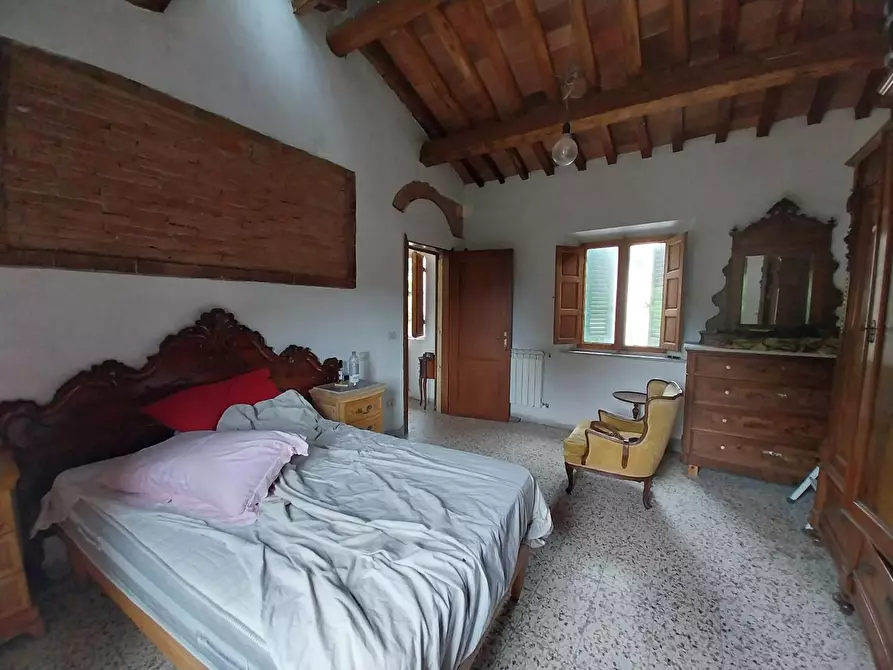 Immagine 21 di Rustico / casale in vendita  a Calci