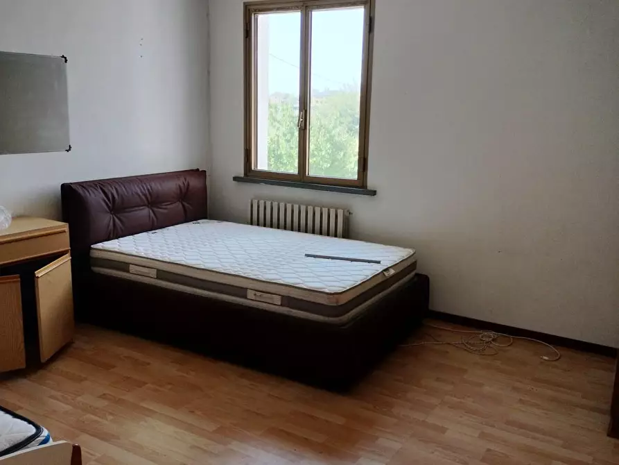 Immagine 9 di Casa bifamiliare in vendita  a Reggio Nell'emilia