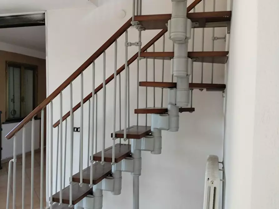 Immagine 12 di Casa bifamiliare in vendita  a Reggio Nell'emilia