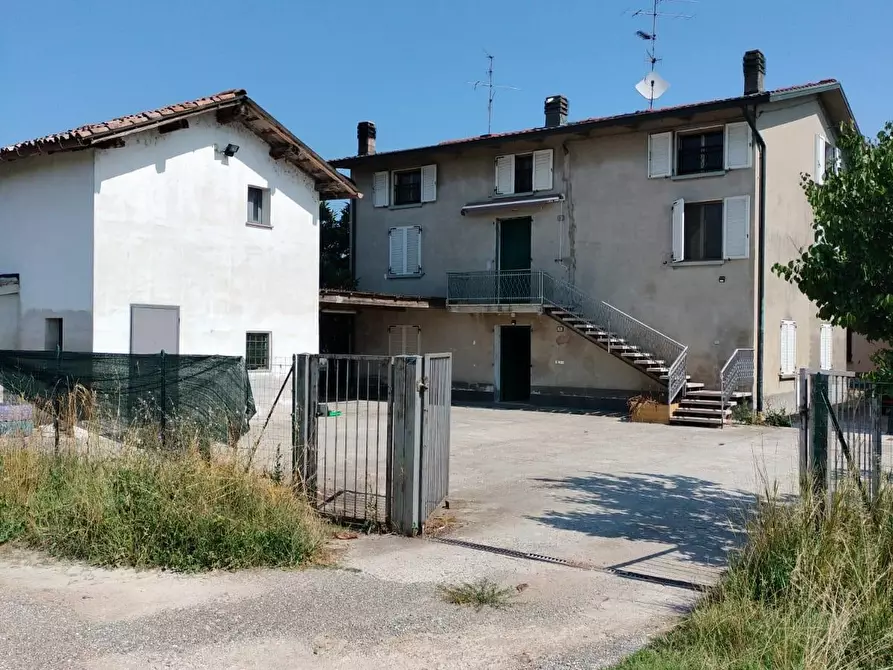 Immagine 3 di Casa bifamiliare in vendita  a Reggio Nell'emilia