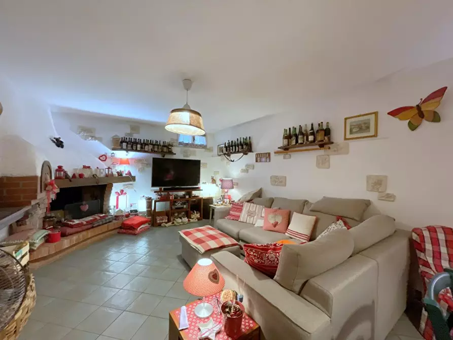 Immagine 44 di Villetta a schiera in vendita  a Camaiore