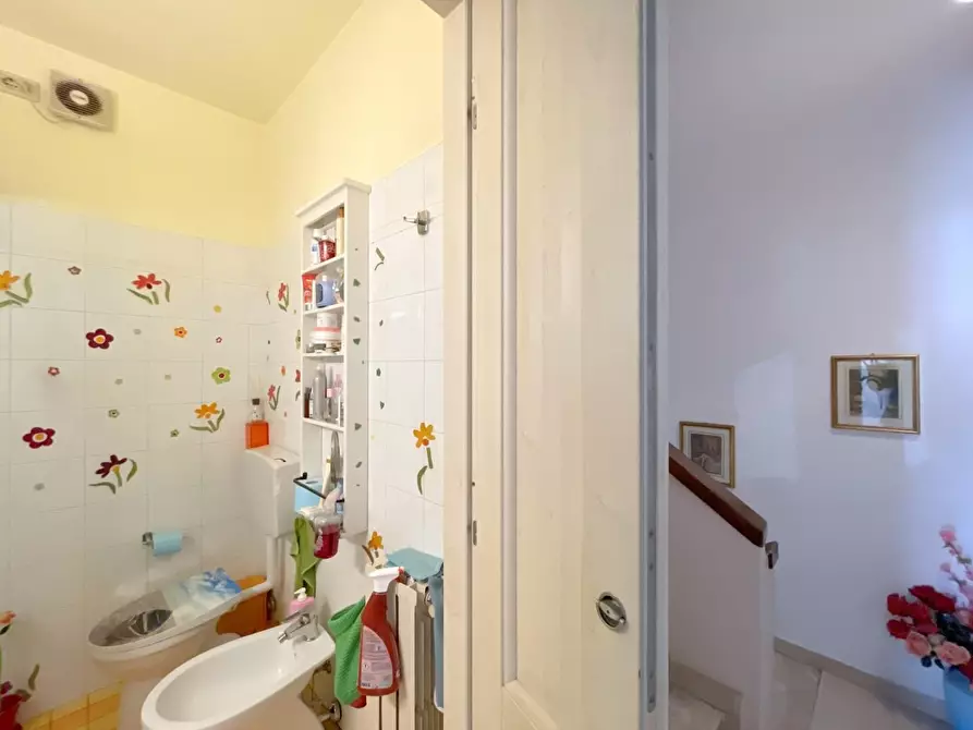 Immagine 20 di Villetta a schiera in vendita  a Camaiore