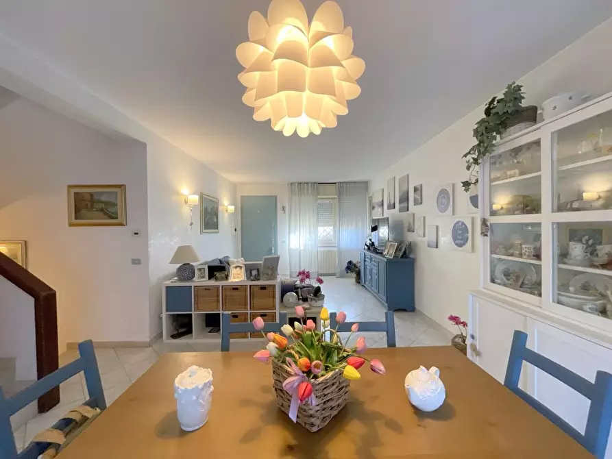 Immagine 8 di Villetta a schiera in vendita  a Camaiore