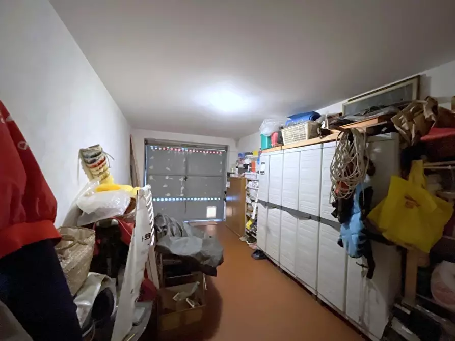 Immagine 40 di Villetta a schiera in vendita  a Camaiore