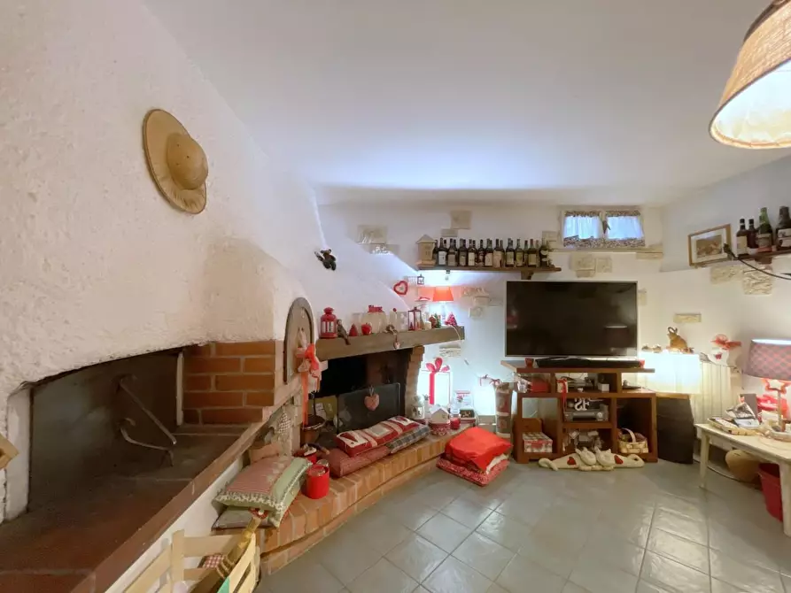 Immagine 45 di Villetta a schiera in vendita  a Camaiore