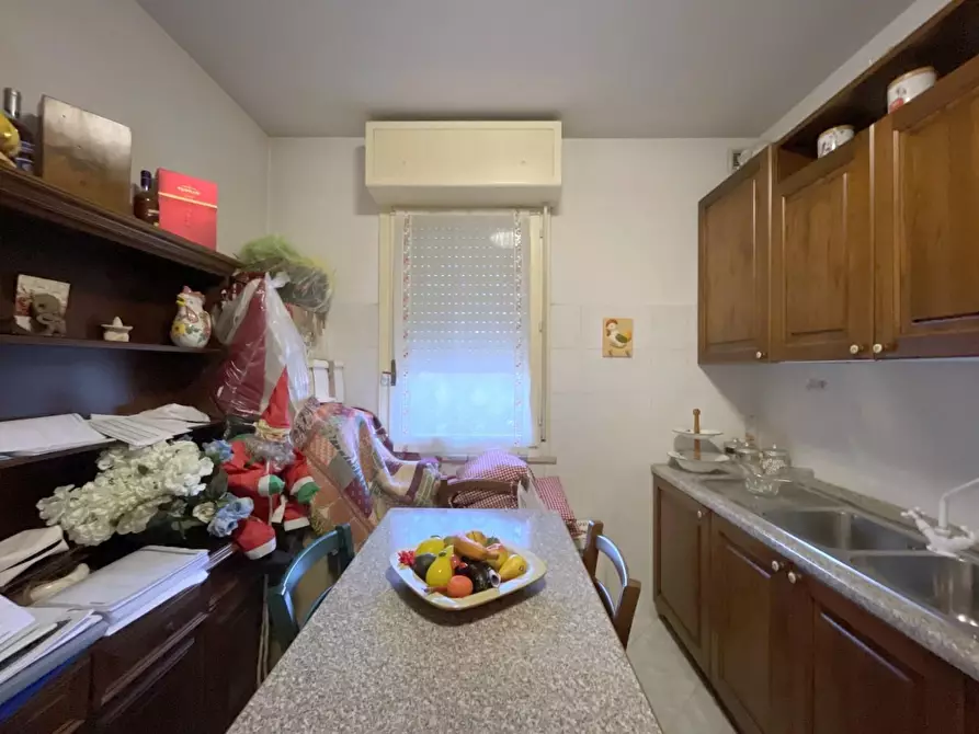 Immagine 11 di Villetta a schiera in vendita  a Camaiore